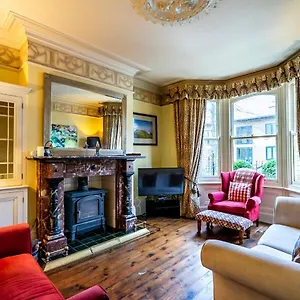 7-st-johns-crescent.yorkshirehotels.net/